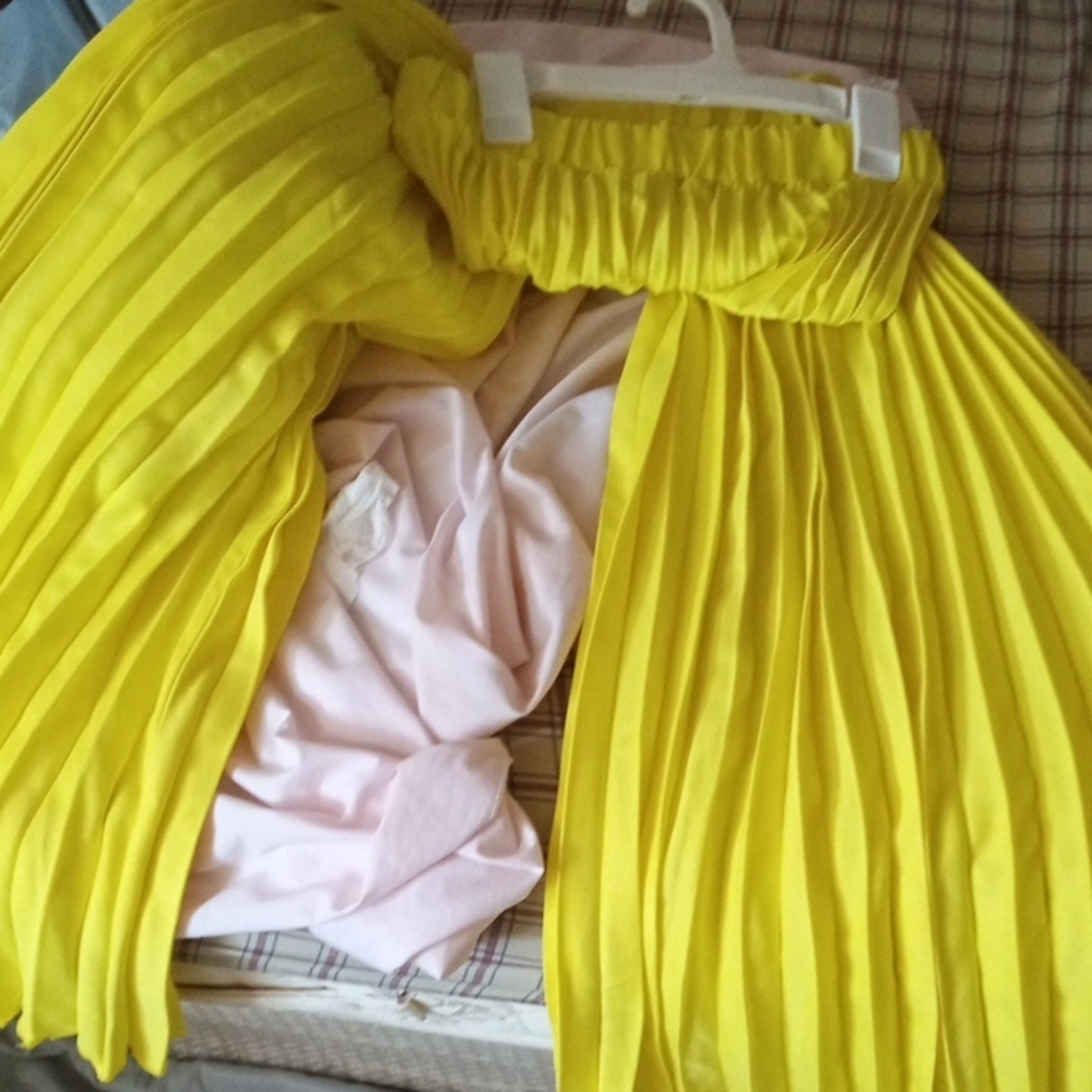 Yellow Pleated Women's Skirt
